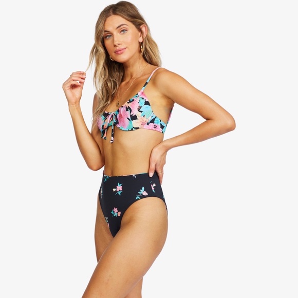 Billabong 🌺 Floral Rev Ruched Underwire Top | High Rise Bikini Bottoms 👙🌴 - Picture 10 of 16